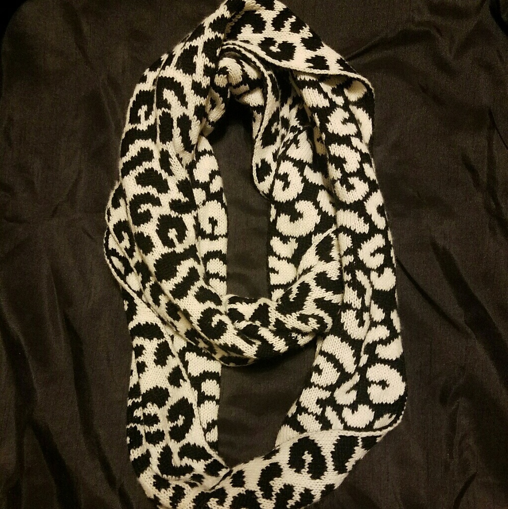 Scarf - Picture 2 of 2